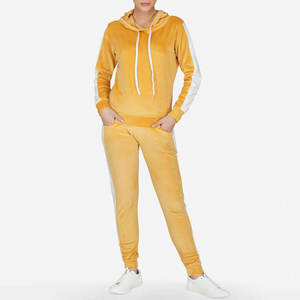 Nuevo Conjunto Deportivo de Invierno para Mujer, Ropa Deportiva Urbana con Logotipo Personalizado, Ajuste Regular, Transpirable y de Secado Rápido - Product Image 1