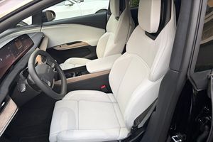 USADO LHD/RHD 2026 LUCID GRAVITY GRAND TOURING - Product Image 5