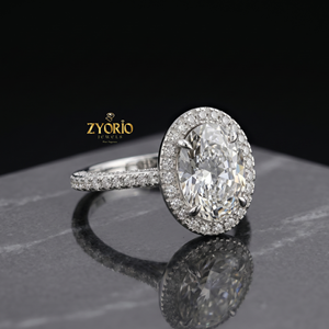 แหวนหมั้นเพชรทรงรีโอวัล 14K ทองคำ ประดับเพชรแบบพาเว่ ดีไซน์หรูหราสำหรับผู้หญิง - Product Image 3
