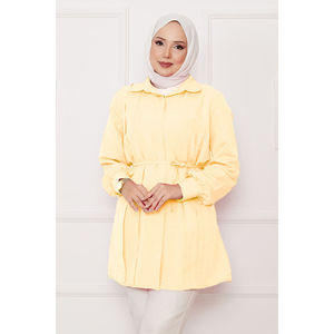 Blusa Islámica de Algodón Amarillo Claro, Estilo Modesto, con Botones Ocultos y Detalle de Pliegues, Diseño Largo Estampado - Product Image 2