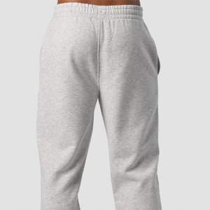 Pantalones de chándal con forro polar para hombre: cálidos y acogedores, ideales para climas fríos y para relajarse en casa - Product Image 4