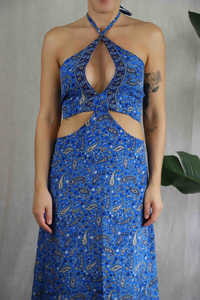 Robe sans manches dos nu à col en V de couleur unie robe longue taille haute personnalisée pour femmes élégantes robe longue sexy sans manches à fleurs profondes - Product Image 4