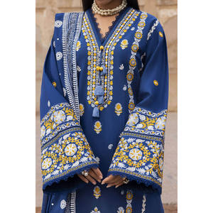 ชุดสูทผ้าลอนปักลาย 3 ชิ้นสำหรับผู้หญิง พร้อมผ้าคลุมไหล่พิมพ์ลายเคลือบเงา รุ่น DN-52047 - Product Image 6