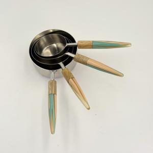 Juego de 4 Tazas y Cucharas Medidoras de Acero Inoxidable Besafe Kitchen con Mango de Resina para Ingredientes Secos y Líquidos - Product Image 3