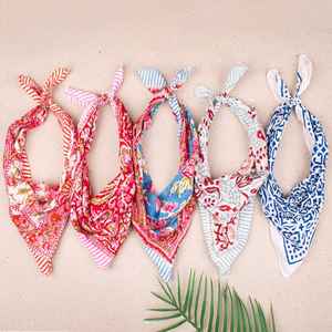 Pañuelo de Algodón Estampado a Mano, Pañuelo Reutilizable para la Cara, Juego de 5 Pañuelos de Viaje - Product Image 1