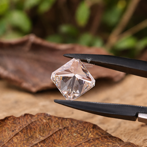 Diamante Cultivado en Laboratorio con Certificación IGI, Corte Radiante Cuadrado de 10 Quilates, Color E/F, Claridad VVS2, Corte Excelente, Brillo Premium, Diamante Suelto - Product Image 5