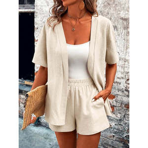 Ensemble deux pièces pour femme, veste en crêpe à manches courtes et devant ouvert, et short, 37454 - Beige - Product Image 1