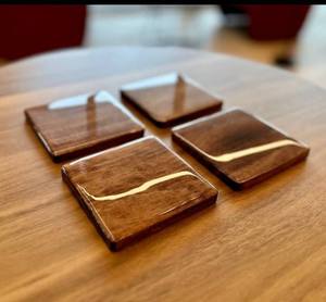Sous-verres carrés en bois de noyer riche Un accent classique pour les maisons modernes - Product Image 3