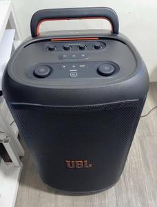 Altavoz Inalámbrico Resistente al Agua PartyBox 320 de Buena Calidad, con Luces, Dos Micrófonos Inalámbricos y 3 Años de Garantía - Product Image 3