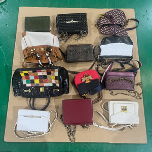 Borse da <span class=keywords><strong>Donna</strong></span> Usate di Lusso Internazionale in Pelle e PU di Seconda Mano Originali Misure Miste per <span class=keywords><strong>Abbigliamento</strong></span> Adulti - Product Image 2