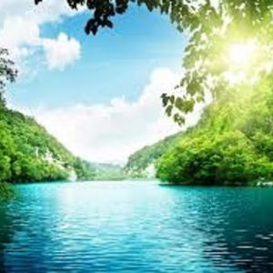 น้ำดื่มบรรจุขวดจากธรรมชาติแบบพรีเมี่ยมเพื่อสุขภาพ - Product Image 1