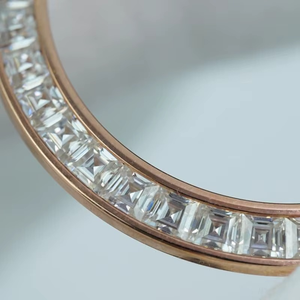 Anillo de Bisel para Reloj de Acero Inoxidable Hecho a Mano en Oro Rosa para EXPORTACIÓN, Piedras de Corte Baguette Transparentes de Alta Calidad, 40 mm, Reloj Elegante - Product Image 4