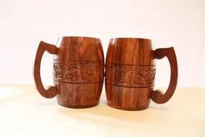 Mug en corne de buffle 100% naturel, fait à la main, corne à boire sculptée viking avec base en bois, verres à bière polis pour la vente en gros en Inde - Product Image 5