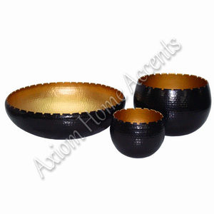 Axiom Home Accents Elegante Frutero de aluminio dorado negro Grabados hechos a mano Acabado brillante Desechable para uso alimentario - Product Image 1