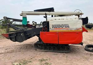 Cosechadora Kubota DC70G Usada – Máquina Eficiente para la Cosecha de Arroz y Trigo para la Agricultura en Venta - Product Image 6