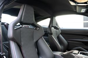 BMW M4 CSL 2023 Económico con Volante a la Izquierda/Derecha - Product Image 4