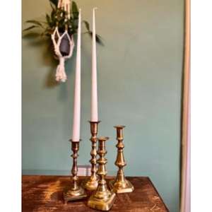 Portavelas de latón hecho a mano con aspecto antiguo con un diseño único de calidad superior para la decoración del hogar, bodas y regalos - Product Image 1