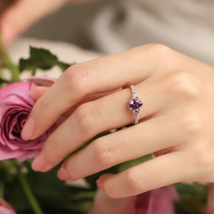 Anillo de compromiso de amatista talla pera, gema morada, minimalista con engaste de puntas, para mujer, plata de ley 925, piedra de nacimiento de febrero, Allure - Product Image 2