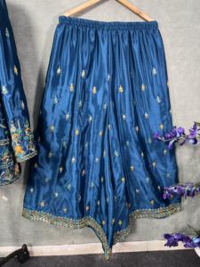 Clásico elegante vestido informal de cuello redondo Mujer crepé algodón estampado Digital bordado Floral corto hasta la rodilla diseño Chinon seda - Product Image 3