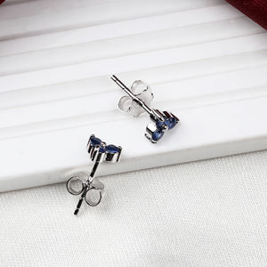 Boucles d'oreilles pour femme en argent sterling 925 avec pierre précieuse en saphir bleu naturel de Memoria Jewels | Vente en gros disponible - Product Image 2