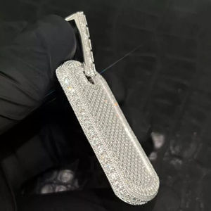 Colgante Hip Hop Dogtag personalizado, busto de Plata de Ley 925 y moissanita de corte brillante redondo con diamantes tachonados - Product Image 3