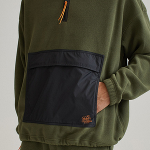 Vente en gros de sweat-shirt pour hommes de qualité supérieure taille de couleur personnalisée motif solide et confortable avec broderie pour l'hiver - Product Image 3