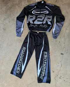 Trending Logotipo personalizado Impreso Hombres Windbreaker Trajes deportivos Chaqueta de viento de dos piezas y pantalones de chándal Conjunto de chándal de nylon Windbreaker - Product Image 2