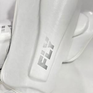 Protector de Espinilla de Cuero Vacuno Genuino para Entrenamiento Profesional de Kickboxing, Muay Thai, MMA, Artes Marciales, Boxeo - Product Image 5