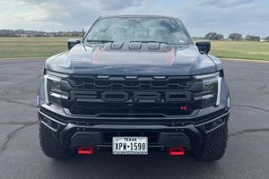 Voitures d'occasion en excellent état 2025 F.150 RaptorR - Product Image 5