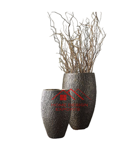 Accesorios de decoración para el hogar y el hotel a precio mayorista Diseño martillado Jarrón alto de metal con acabado dorado para moderno - Product Image 3