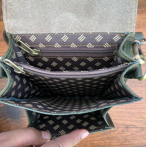 Bolso Crujiente de Cuero Auténtico Hecho a Mano para Mujer, Bandolera Elegante de Cuero de Grano Completo, Ideal para Regalo - Product Image 6