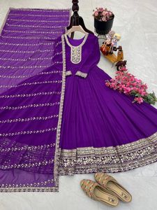 Prêt à Porter Collection New Anarkali Faux Georgette Broderie Séquence Travail Robe Avec Entièrement Flair & Entièrement Cousu Avec Dupatta - Product Image 5