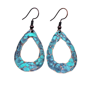 Howland Island 14 février Boucles d'oreilles martelées patine dorée Boutique Filles Or noir Années 1920 Femmes Enfants Bijoux fantaisie pour filles - Product Image 2