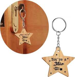 Llavero de madera creativo con estrella de cinco puntas, eres una estrella, colgante de letra inglesa, llavero de madera hecho a mano, regalo para amigos - Product Image 5