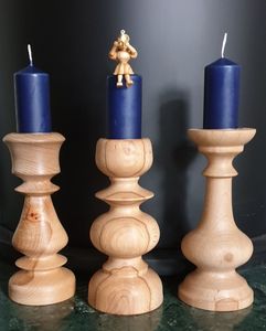 Chandelier en verre de luxe de haute qualité avec support en bois pour cadeaux de Noël ou d'anniversaire pour ajouter du luxe à votre décoration intérieure - Product Image 1