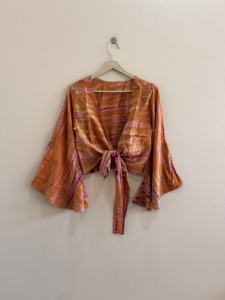 Lote Surtido de 50 Tops Cortos Tie Dye Estilo Vintage con Mangas Campana para Mujer - Product Image 2