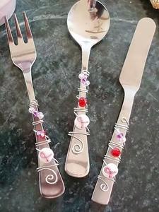 Ensemble de couverts élégant avec poignée perlée finition argent, idéal pour les repas quotidiens, les repas formels et la décoration intérieure, fabriqué à la main en Inde - Product Image 4