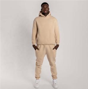 Conjunto de chándal de 2 piezas de algodón personalizado OEM para hombre, ropa de entrenamiento para correr en el gimnasio con pantalones de chándal para uso deportivo o informal - Product Image 2