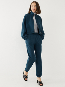 Ensemble de survêtement pour femmes, nouveau design, court, en polaire de polyester, style hip-hop, haute qualité, logo et couleur personnalisables - Product Image 3