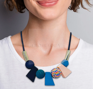 Collier en résine fait à la main avec un look naturel tendance, parfait pour un style élégant et un usage quotidien. - Product Image 2