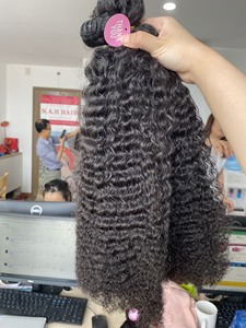 Grande vente! Livraison Gratuite Cheveux Frontaux avec Loose Deep Wave Natural Wave Styles de Boucles Italiennes - Product Image 4