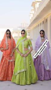 Tenue de créateur fantaisie Style moderne Pure Dyable Viscose Lehenga Choli & Dupatta avec paillettes brodées Jacquard travail à vendre - Product Image 2