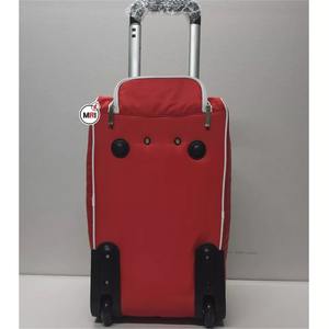 ถุงกอล์ฟแบบตั้งได้เองสีแดงและขาวพร้อมการปรับแต่งสำหรับการเดินทางและการโหลดไม้กอล์ฟรุ่นโรงงาน - Product Image 2