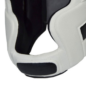 หมวกกันกระแทกสำหรับผู้ชายและผู้หญิง ระบายอากาศได้ดี สวมใส่สบาย คุณภาพพรีเมียม ดีไซน์ดีที่สุด สำหรับกีฬา MMA - Product Image 6