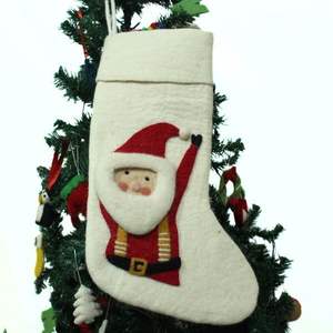 Chaussette de Noël en feutre blanc doux de style Père Noël - Feutre de Noël de couleur personnalisée - Décoration de vacances d'hiver - Product Image 2