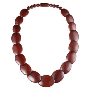 Collier en résine, accessoire de bijouterie audacieux et accrocheur pour les amateurs de mode moderne, haute qualité - Product Image 1