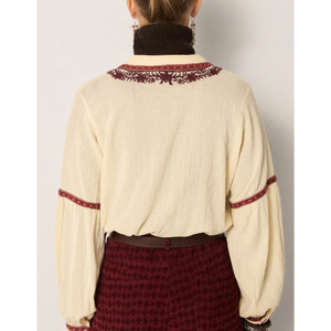 Blusa para Mujer BRUNA, Modelo Vineyard Bordeaux, con Bordado Decorativo, Estampado Floral, Cuello Asimétrico, Corte Holgado, 100% Lino - Disponible en Talla XL - Product Image 3