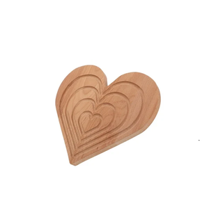 Tabla de postre de madera maciza con forma de corazón, tabla de cortar para servir frutas y verduras para uso en restaurantes - Product Image 4