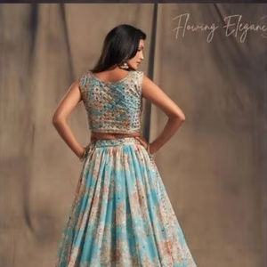 Zeel Floral Vol 2 Hiver traditionnel LEHENGA CHOLI Fournisseurs de créateurs de vêtements indiens et pakistanais à Bangalore - Product Image 2
