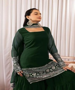 Collection de vêtements de soirée de créateur Georgette vert Occasion spéciale Vêtements indiens fantaisie pour femmes Prix de gros Vêtement ethnique Surat - Product Image 3